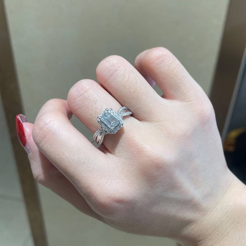 轻奢祖母绿切割女戒S925银镀白金定制选款主石莫桑钻1.0ct/副石高碳钻